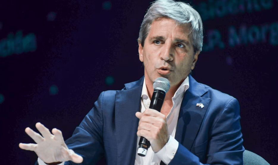Caputo redobló sus críticas al kirchnerismo y defendió el rumbo del&nbsp;Gobierno
